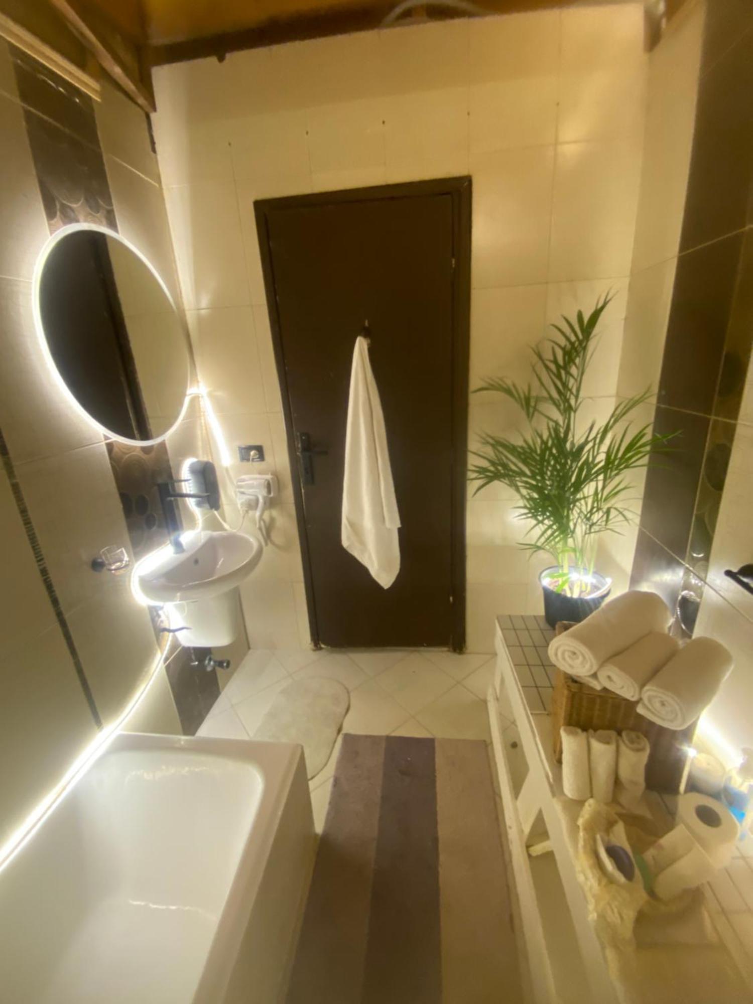 Airport Rooftop Club Luxurious Rooms And Studios Kairo Bagian luar foto